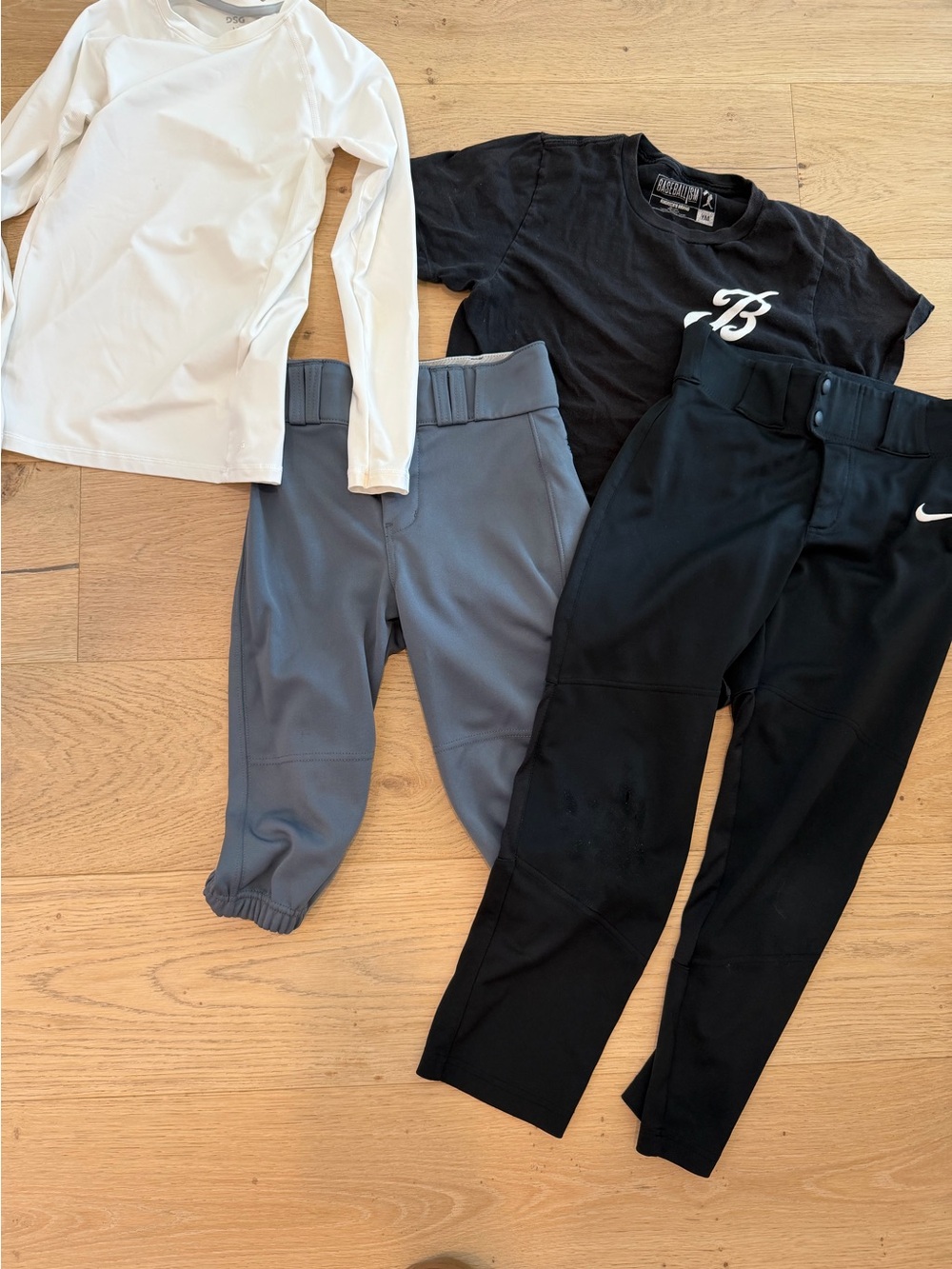 Boys medium baseball practice clothes
